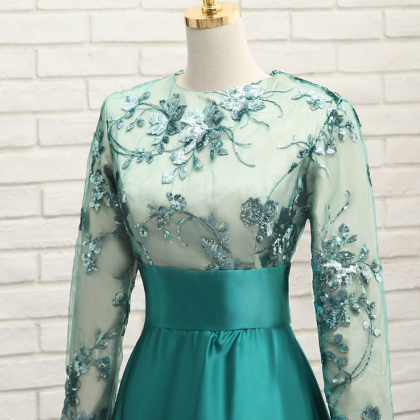 The Long-sleeved Dress Green Satin Evening Gown..
