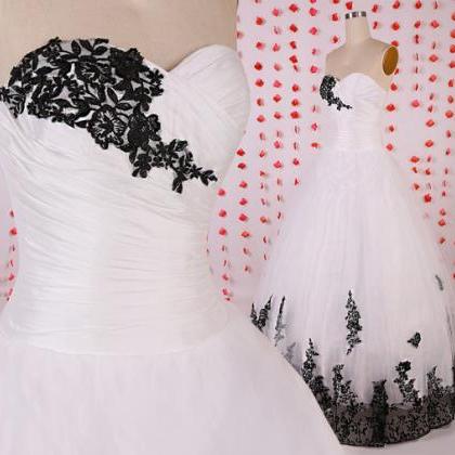 Elegant Puffy Prom Dress,black Aqqliques Prom..